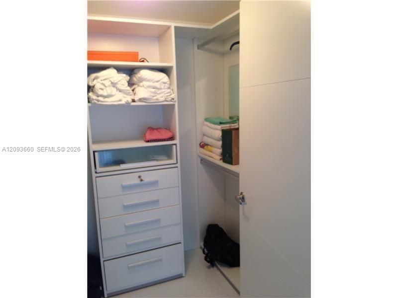 В аренду: $3,600 (1 спален, 1 ванн, 790 Квадратных фут)