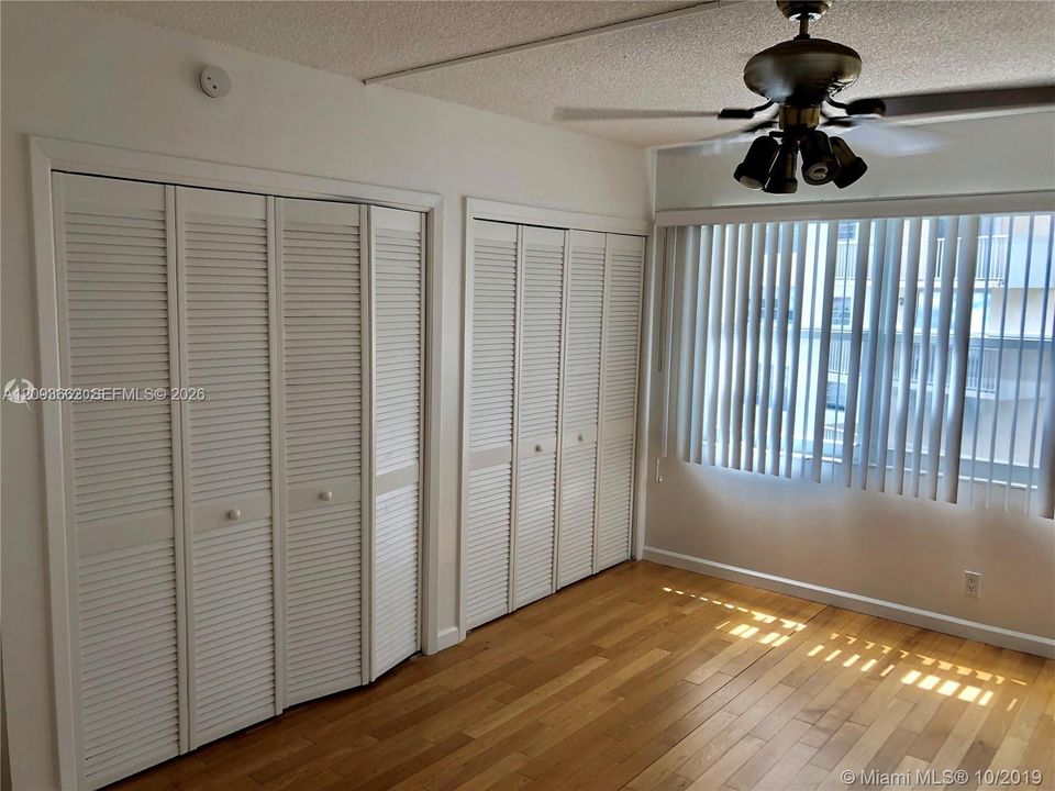 En Venta: $365,000 (3 camas, 2 baños, 1379 Pies cuadrados)