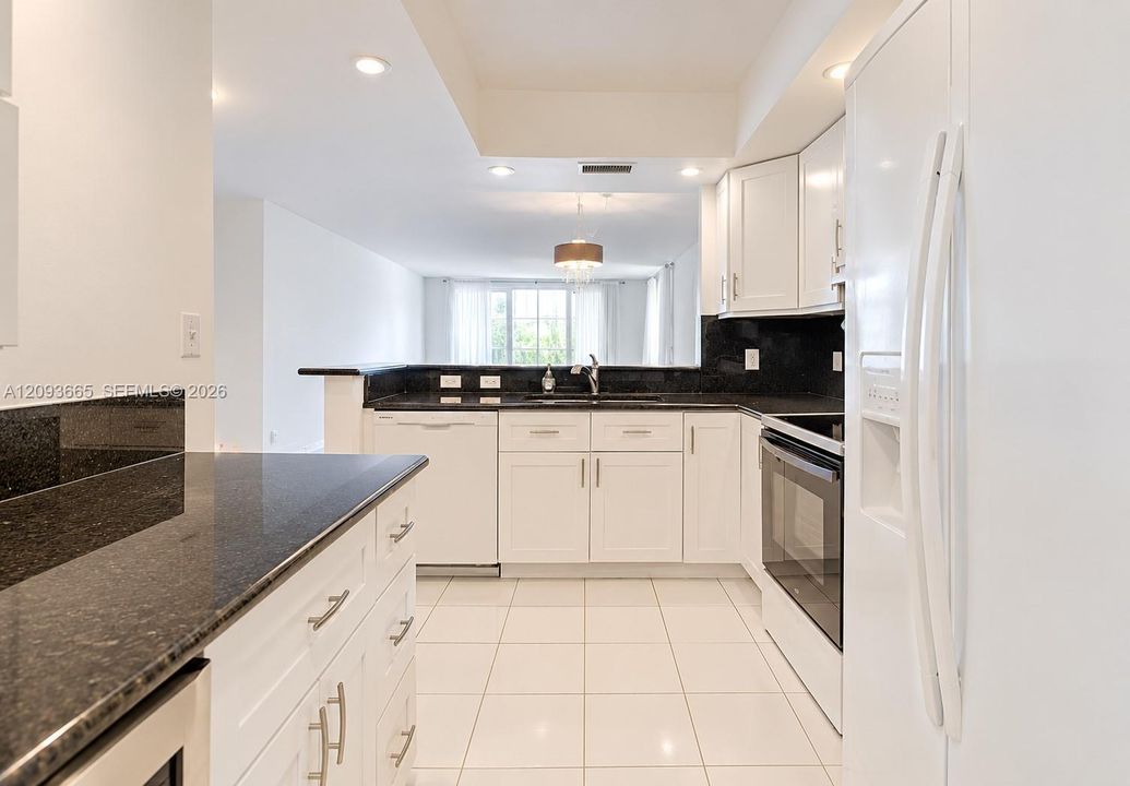 For Sale: $348,000 (2 beds, 2 baths, 1232 Square Feet)