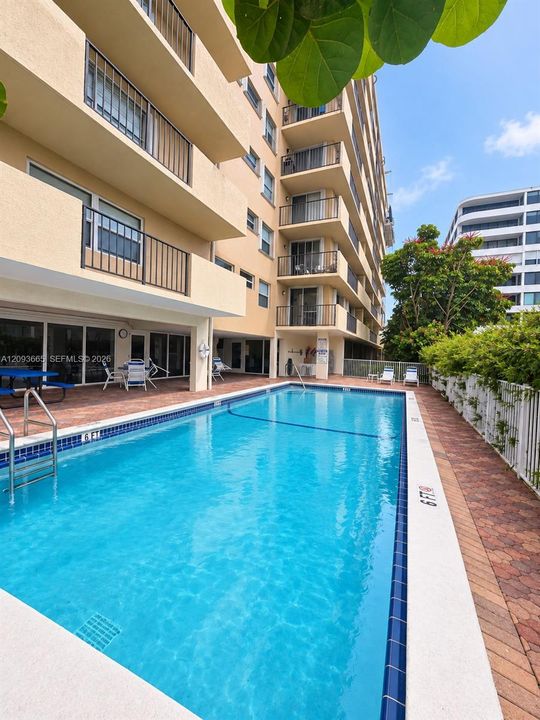 For Sale: $348,000 (2 beds, 2 baths, 1232 Square Feet)