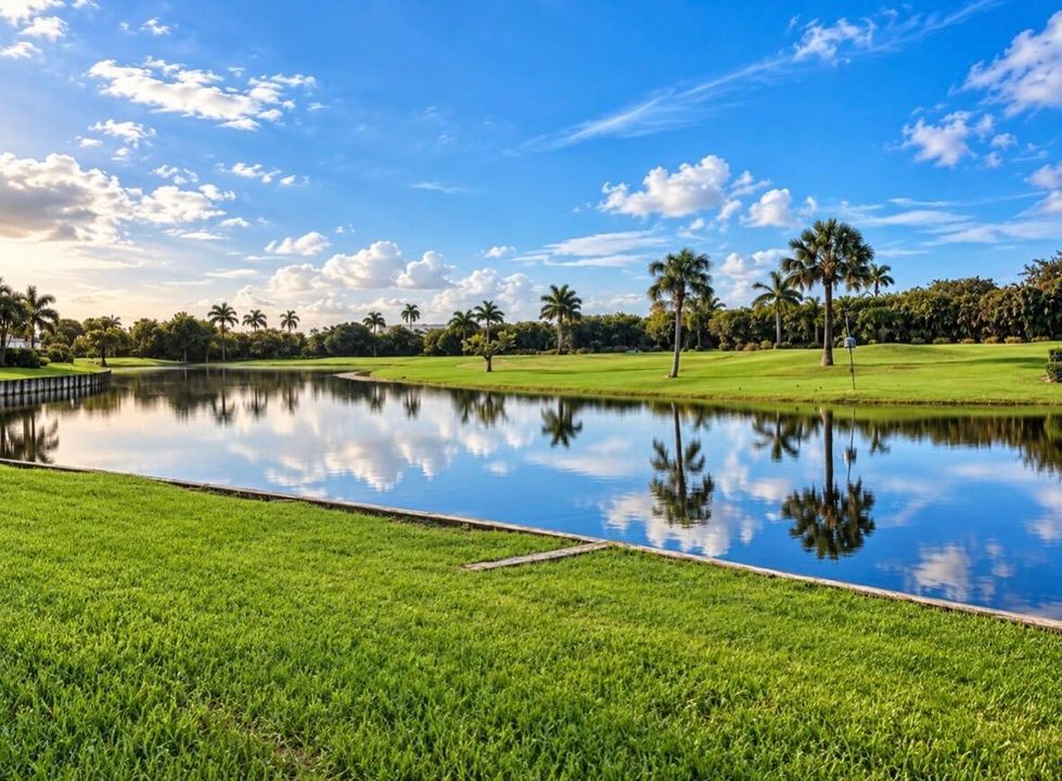 Lake/Golf view