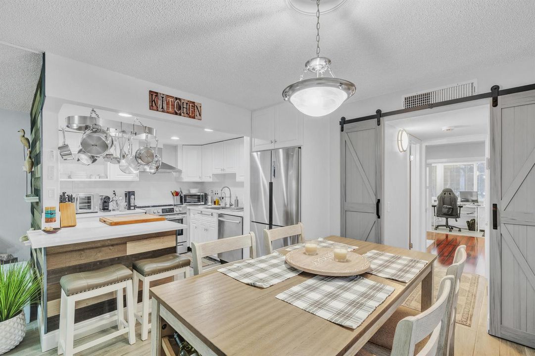 5 Dining Area (2)