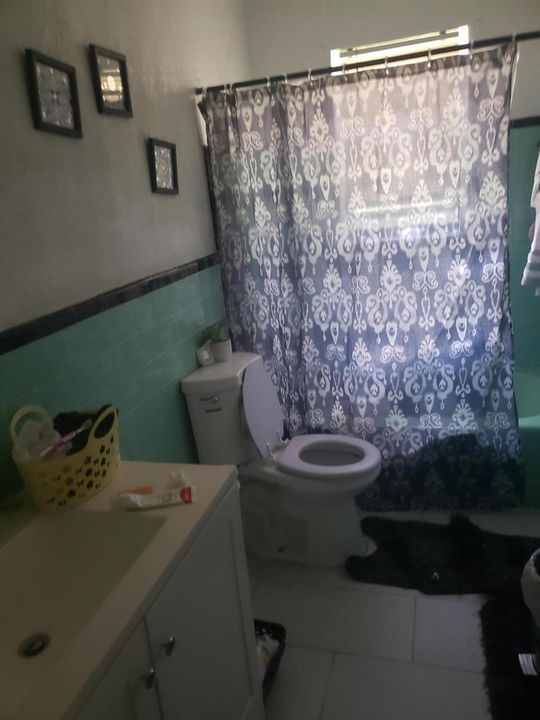 2821 BATHROOM