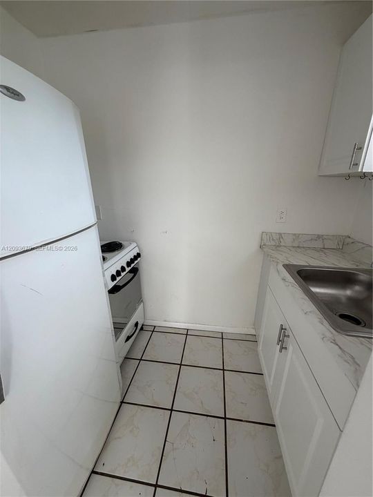 For Rent: $1,450 (1 beds, 1 baths, 1558 Square Feet)