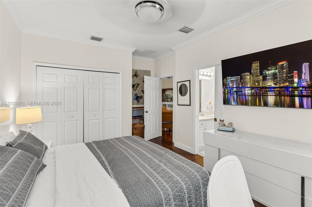For Sale: $980,000 (4 beds, 3 baths, 2632 Square Feet)