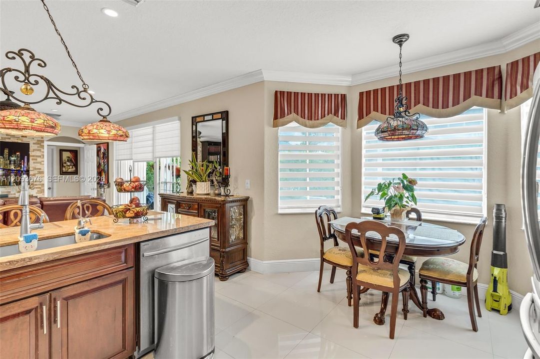 For Sale: $980,000 (4 beds, 3 baths, 2632 Square Feet)