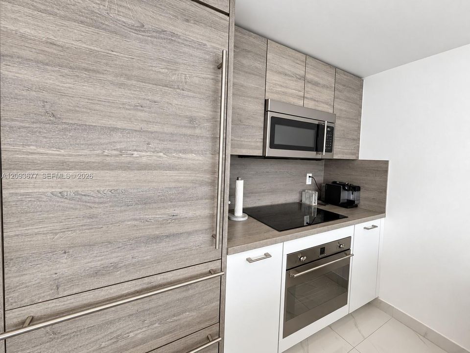 В аренду: $6,500 (2 спален, 2 ванн, 1249 Квадратных фут)