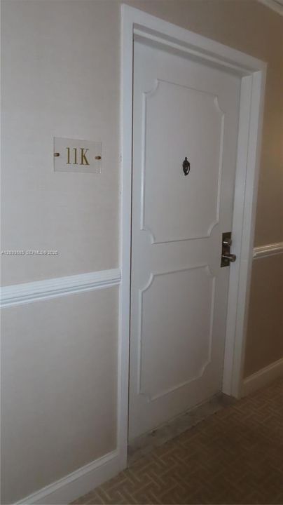 For Rent: $2,700 (1 beds, 1 baths, 1173 Square Feet)