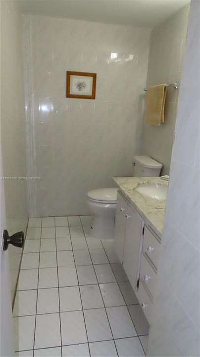 For Rent: $2,700 (1 beds, 1 baths, 1173 Square Feet)