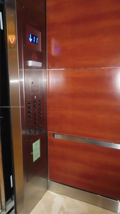 For Rent: $2,700 (1 beds, 1 baths, 1173 Square Feet)