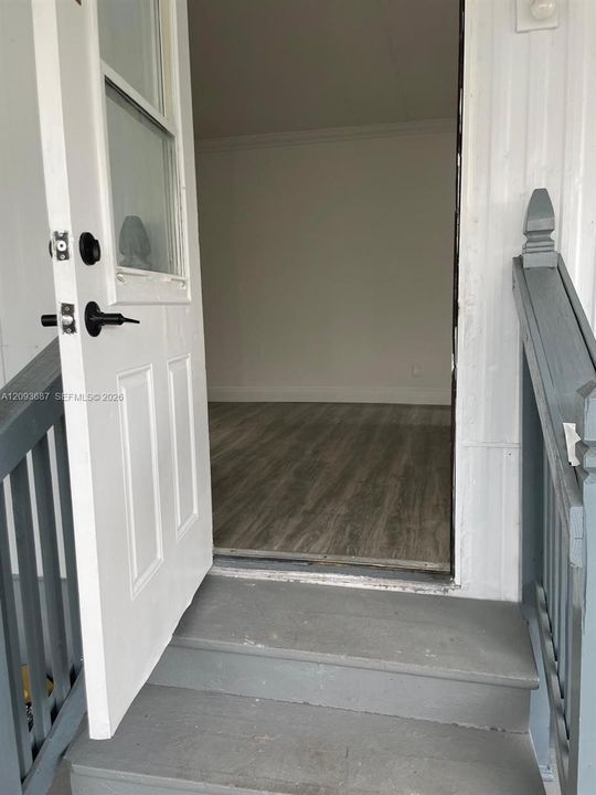 For Rent: $1,800 (2 beds, 1 baths, 684 Square Feet)