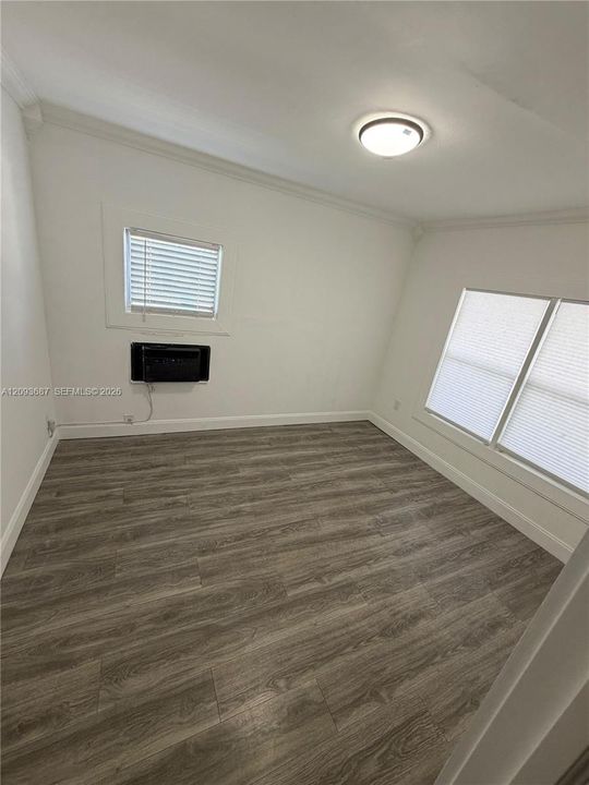 For Rent: $1,800 (2 beds, 1 baths, 684 Square Feet)