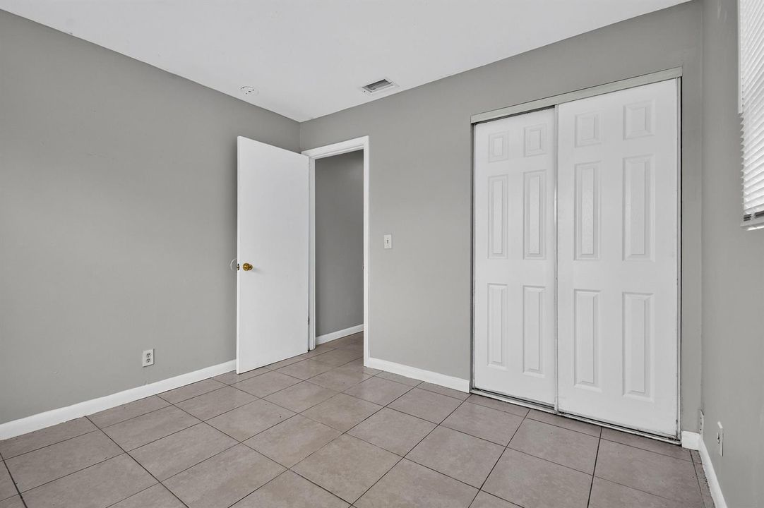 1037W28thSt(30)