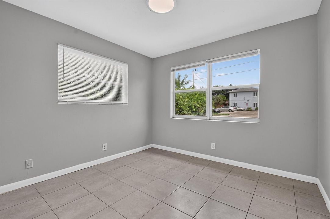1037W28thSt(29)