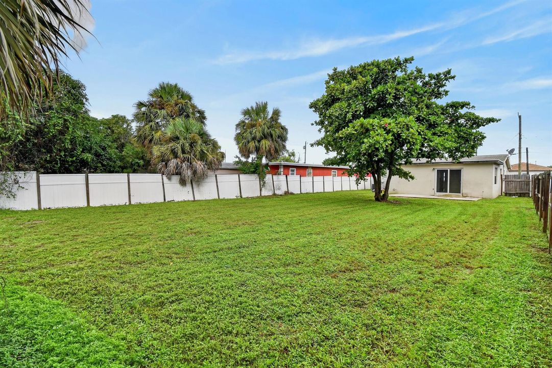 1037W28thSt(38)