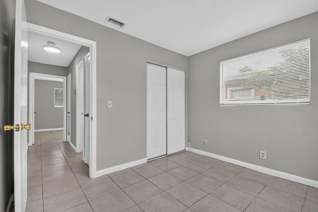 1037W28thSt(31)