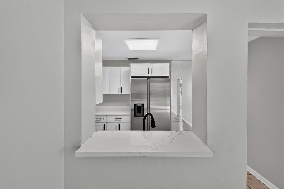 1037W28thSt(11)