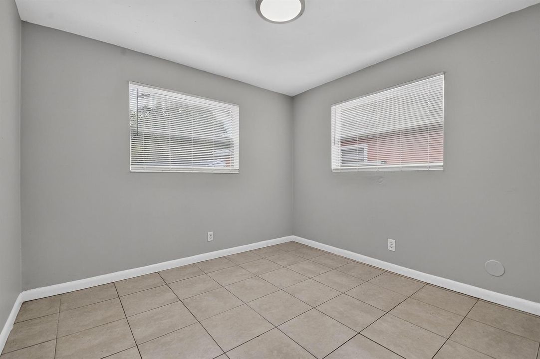 1037W28thSt(24)
