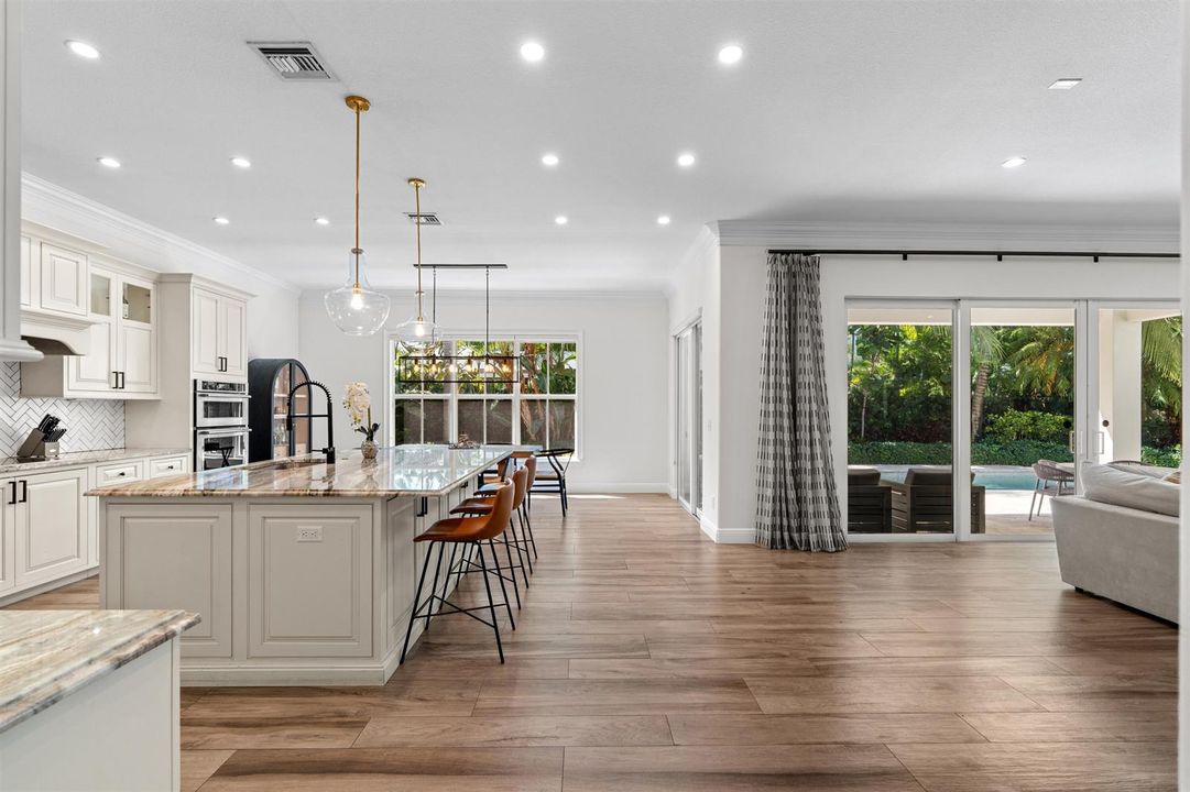 KITCHEN_TO_NREAKFAST_NOOK_COUNTER