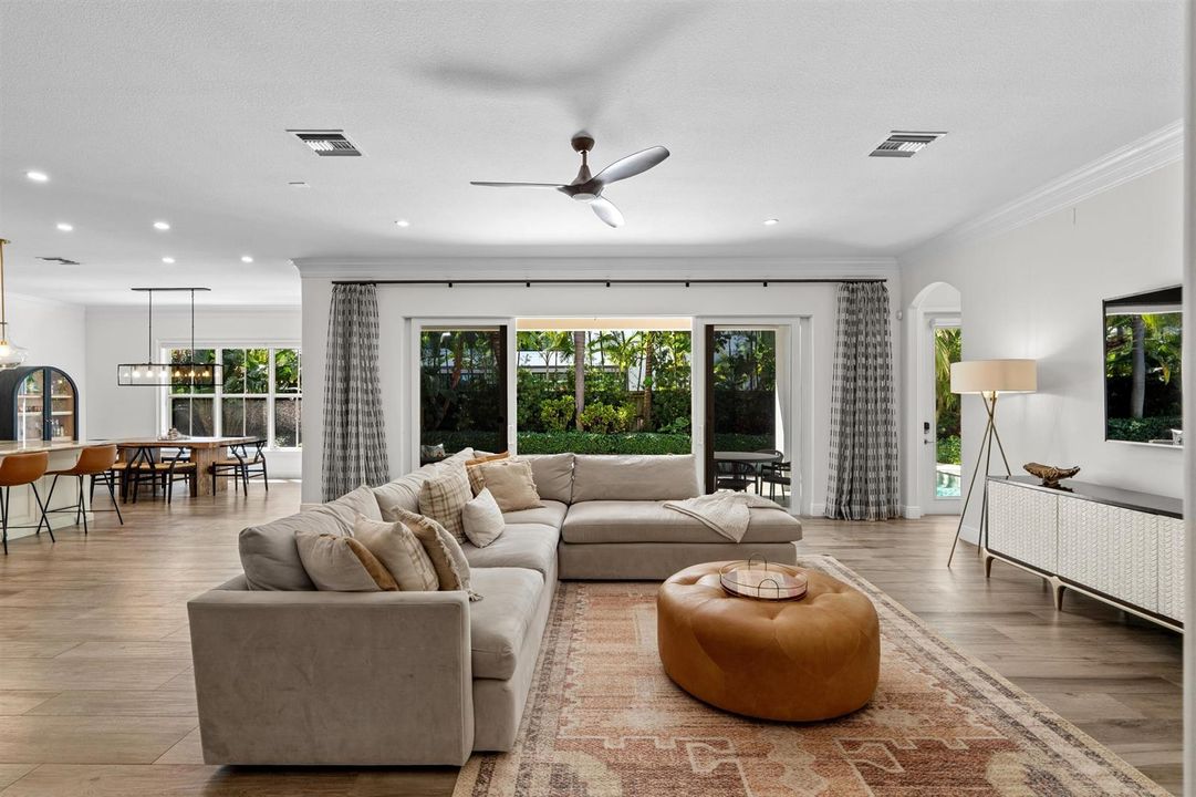 LIVING_ROOM_TO_PATIO_STRAIGHT