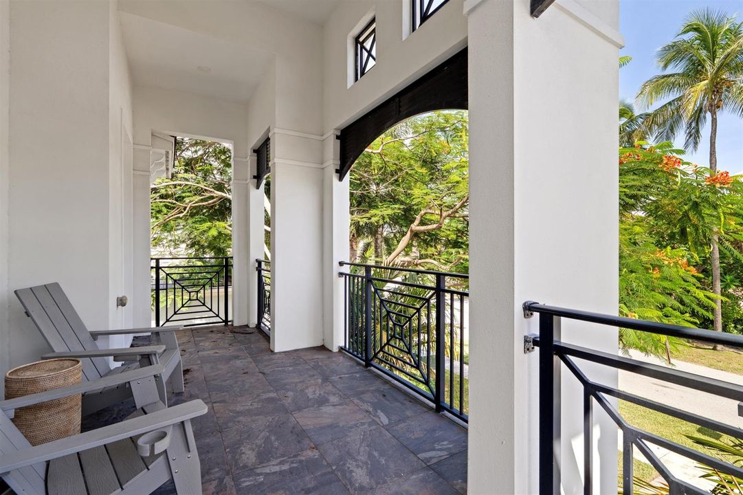 BALCONY_ANGLE_LEFT