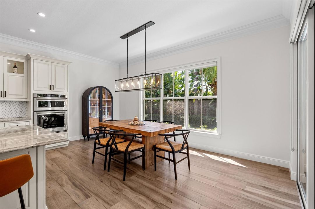 BREAKFAST_NOOK_ANGLE