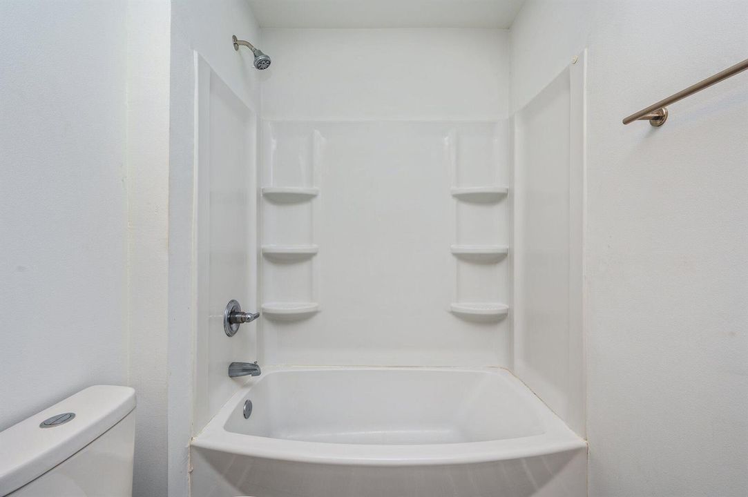 31-web-or-mls-201-upia-dr