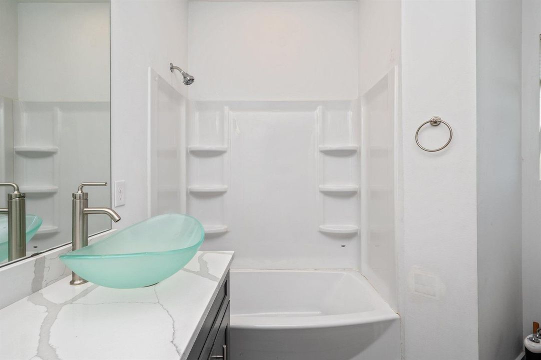 21-web-or-mls-201-upia-dr