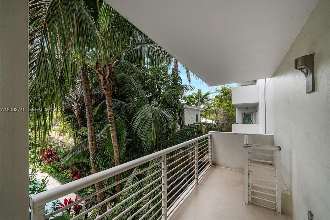 В аренду: $7,995 (2 спален, 2 ванн, 1256 Квадратных фут)