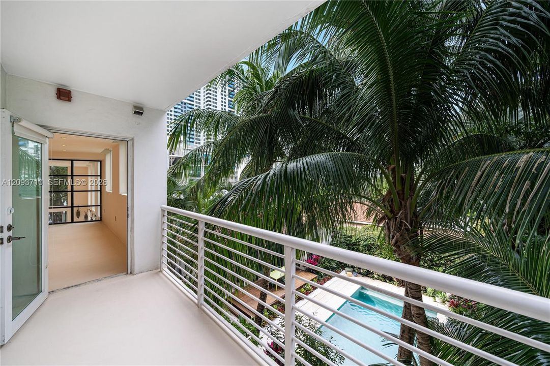 В аренду: $7,995 (2 спален, 2 ванн, 1256 Квадратных фут)