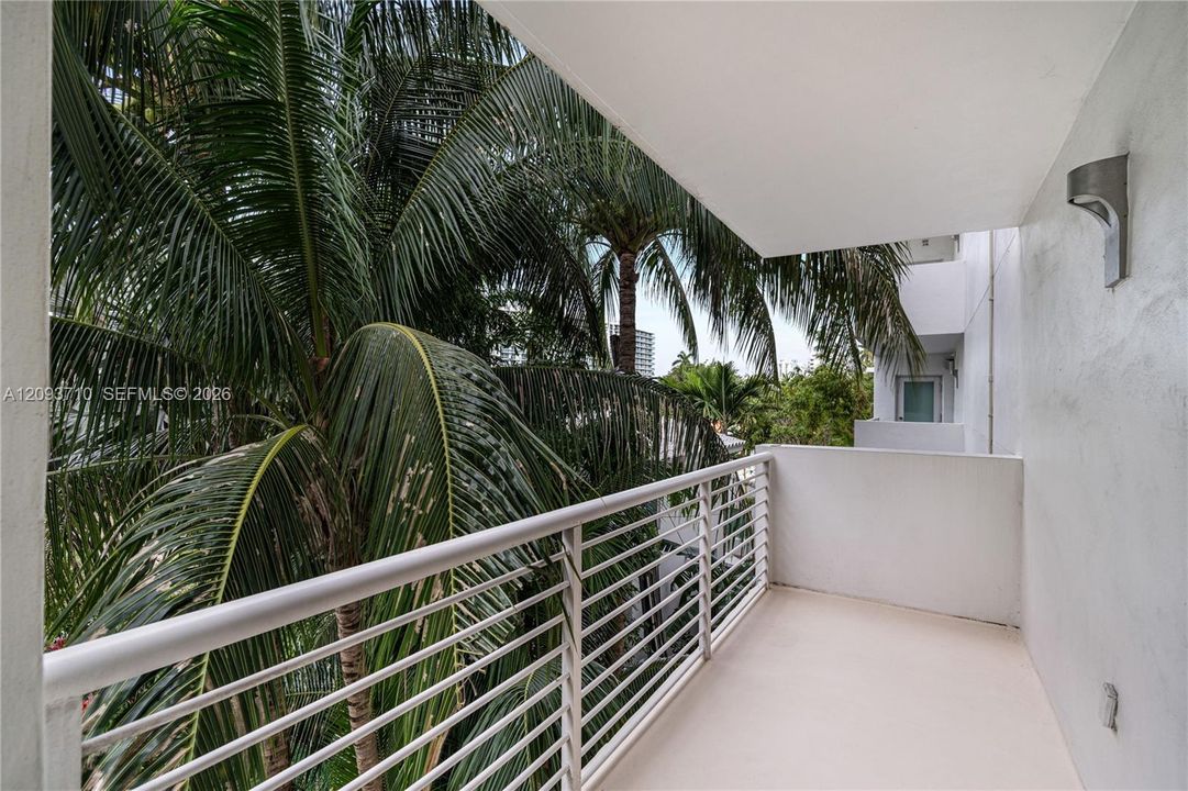 В аренду: $7,995 (2 спален, 2 ванн, 1256 Квадратных фут)