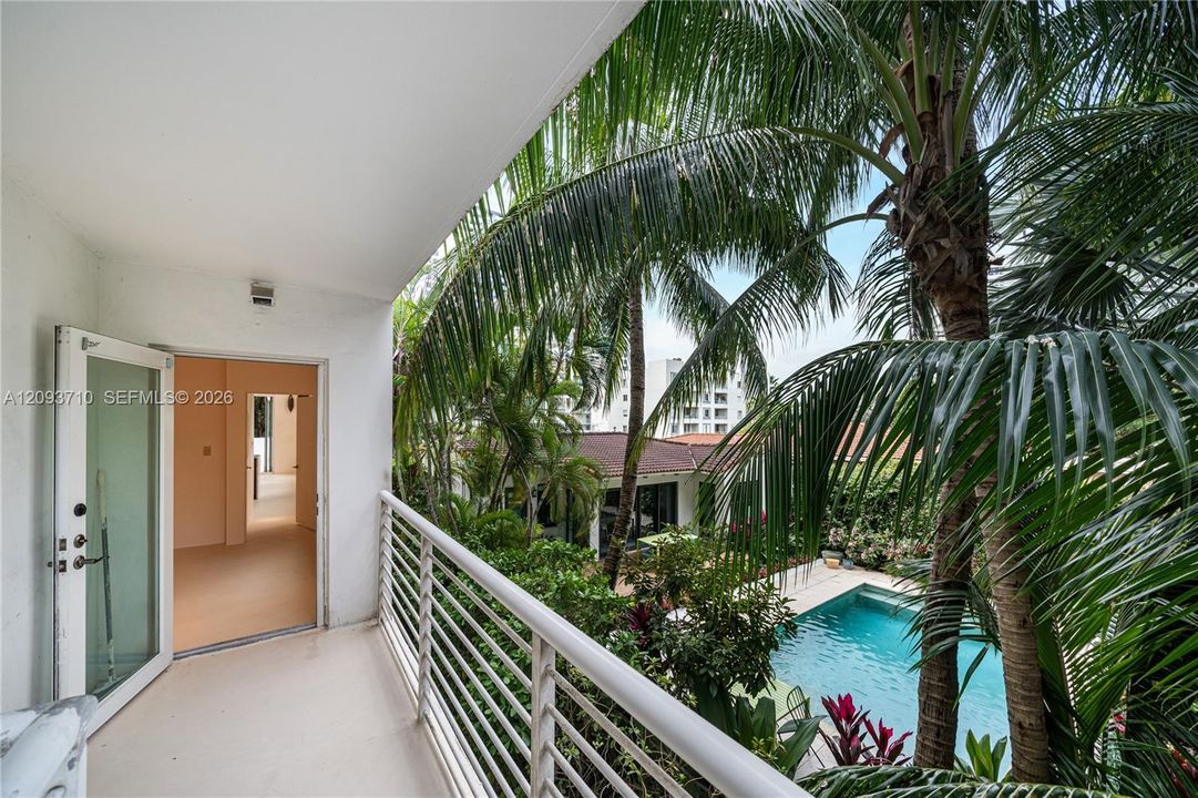 В аренду: $7,995 (2 спален, 2 ванн, 1256 Квадратных фут)
