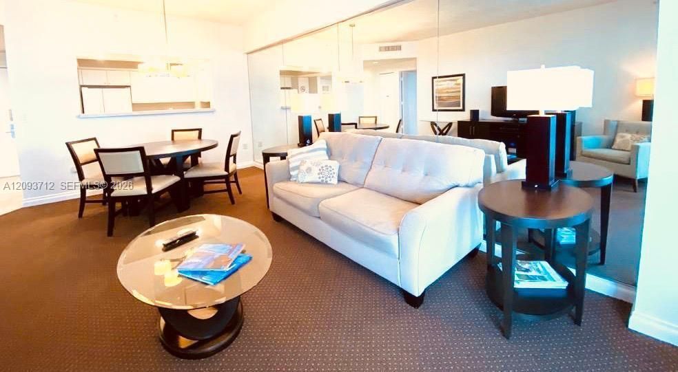 For Sale: $470,000 (1 beds, 1 baths, 960 Square Feet)
