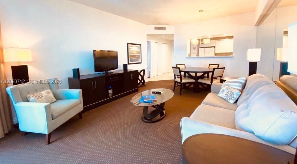For Sale: $470,000 (1 beds, 1 baths, 960 Square Feet)