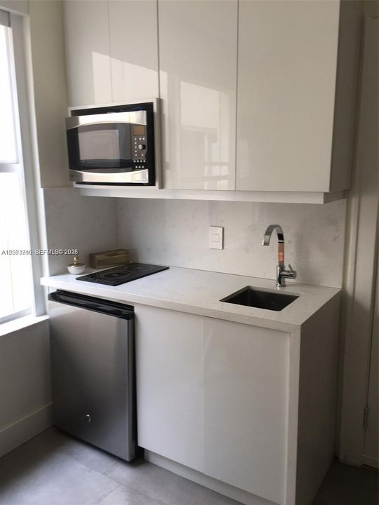 В аренду: $1,450 (0 спален, 1 ванн, 206 Квадратных фут)