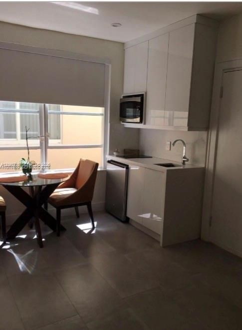 В аренду: $1,450 (0 спален, 1 ванн, 206 Квадратных фут)