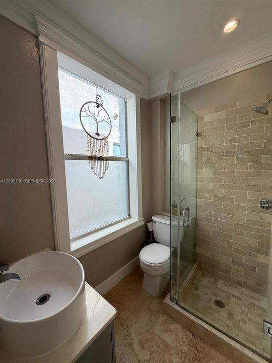 В аренду: $1,450 (0 спален, 1 ванн, 206 Квадратных фут)