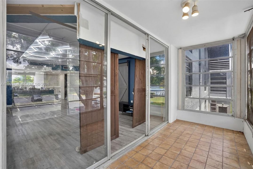 For Rent: $1,800 (2 beds, 2 baths, 1075 Square Feet)