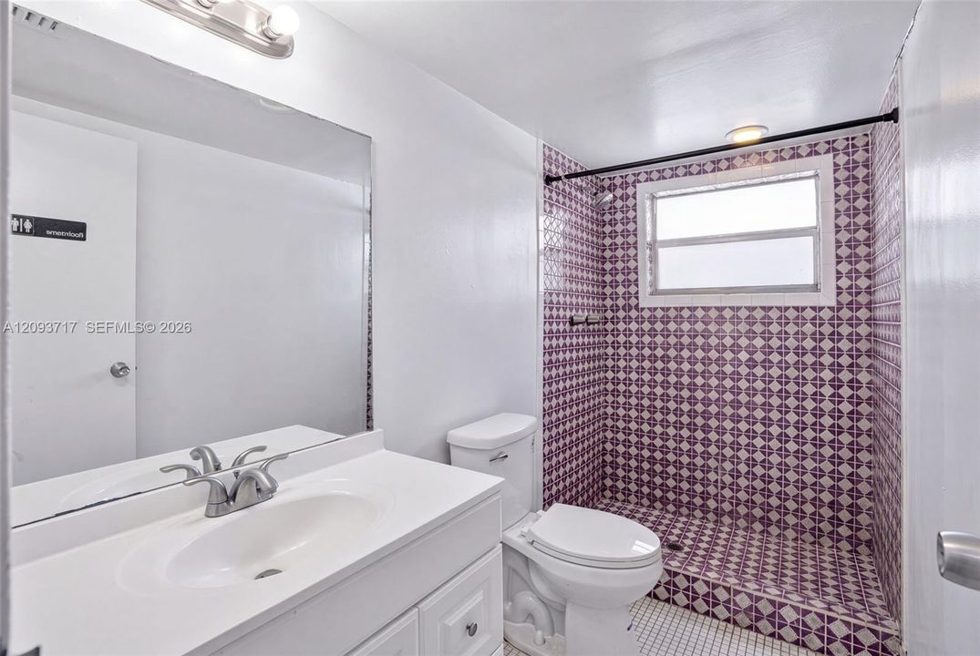 For Rent: $1,800 (2 beds, 2 baths, 1075 Square Feet)