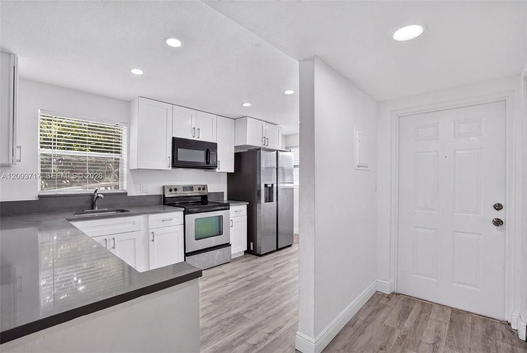 For Rent: $1,800 (2 beds, 2 baths, 1075 Square Feet)
