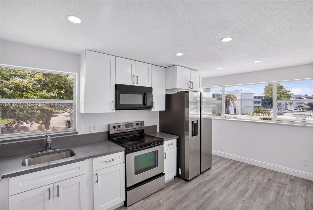For Rent: $1,800 (2 beds, 2 baths, 1075 Square Feet)