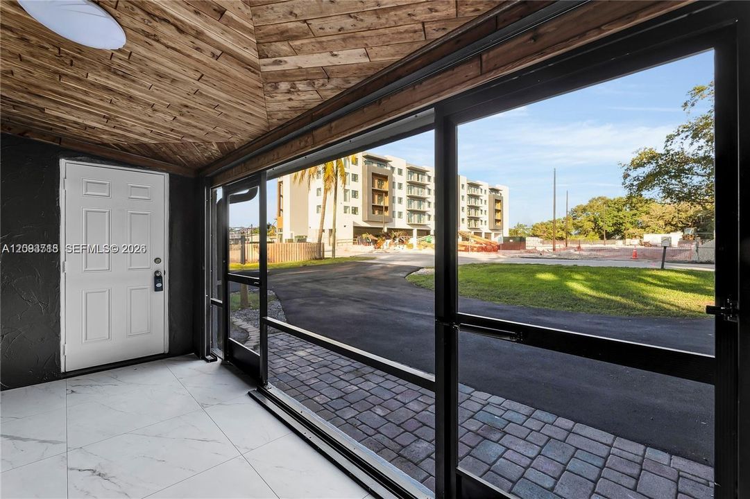En Venta: $650,000 (0 camas, 0 baños, 1103 Pies cuadrados)