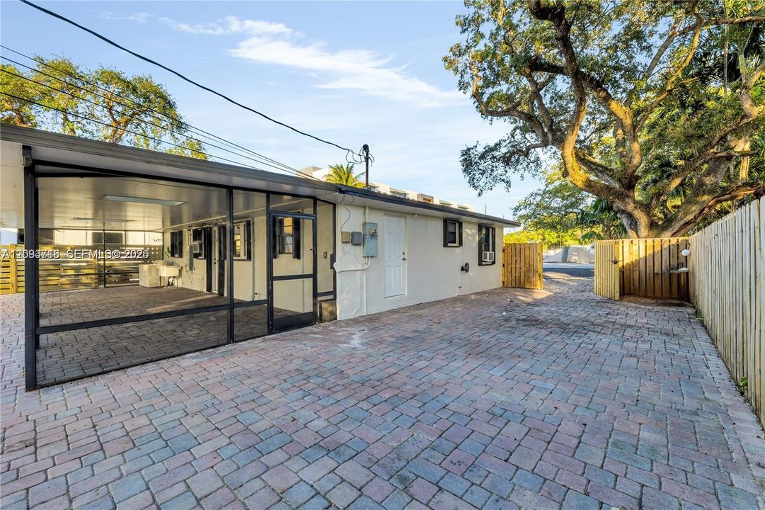 En Venta: $650,000 (0 camas, 0 baños, 1103 Pies cuadrados)