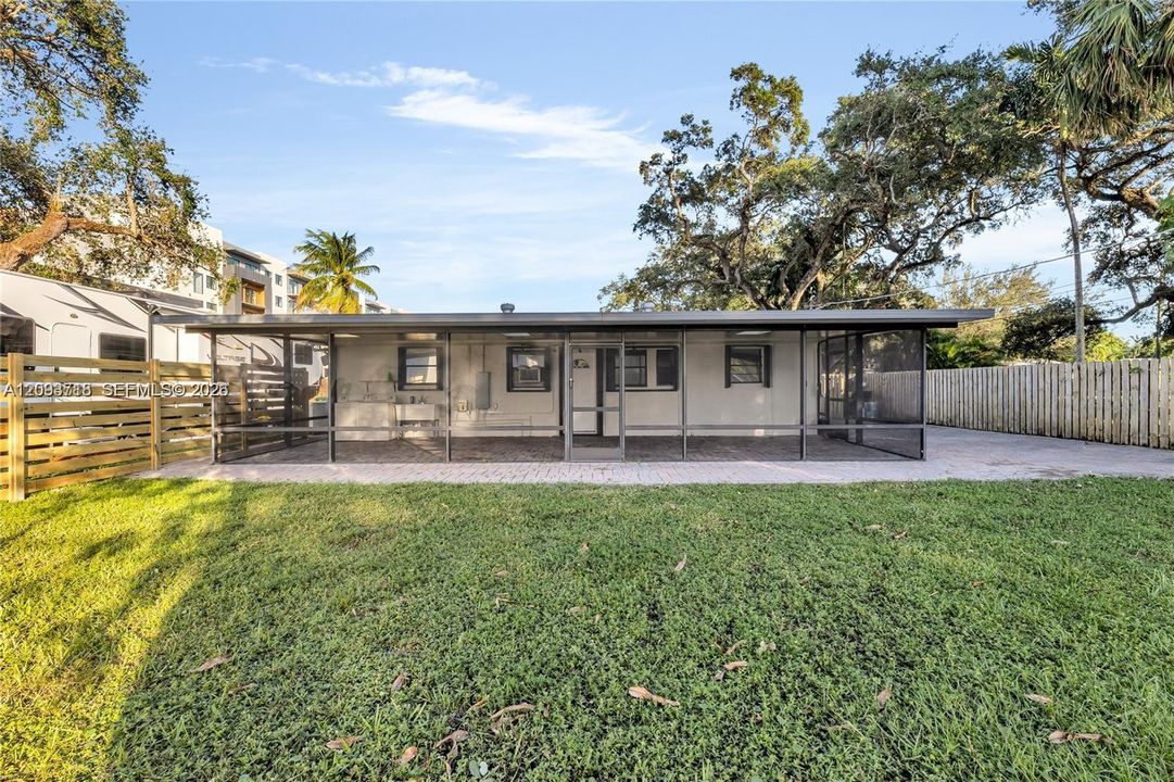 En Venta: $650,000 (0 camas, 0 baños, 1103 Pies cuadrados)