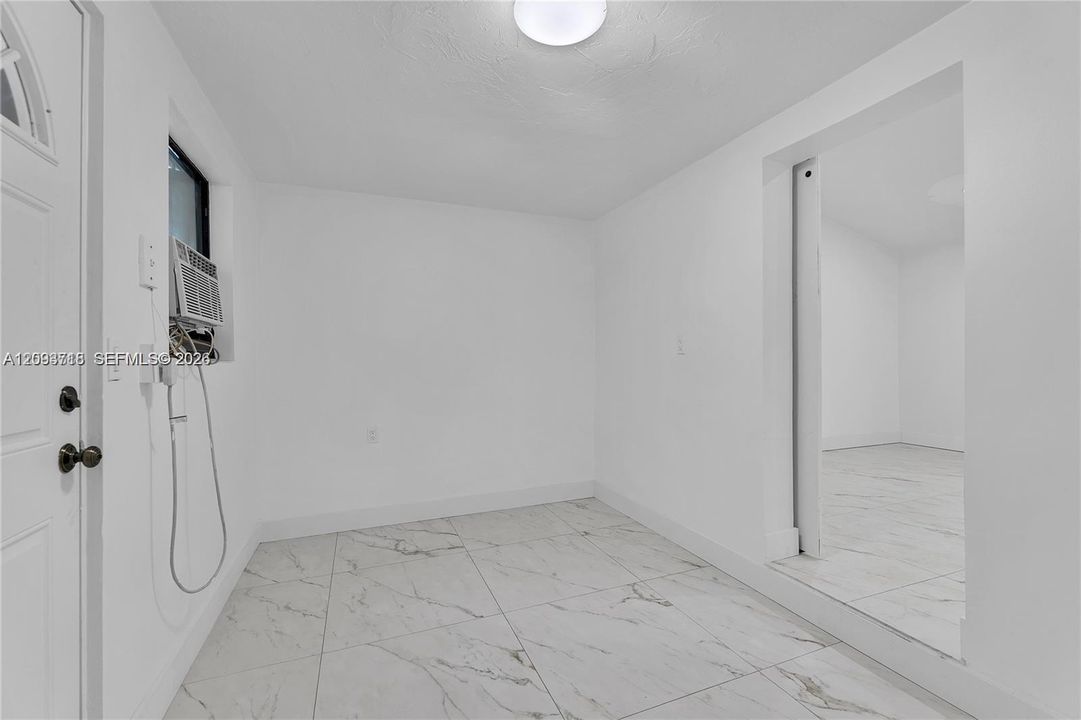 En Venta: $650,000 (0 camas, 0 baños, 1103 Pies cuadrados)