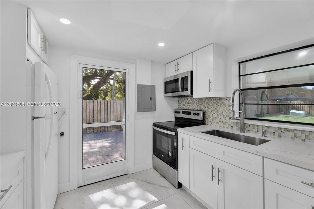 En Venta: $650,000 (0 camas, 0 baños, 1103 Pies cuadrados)