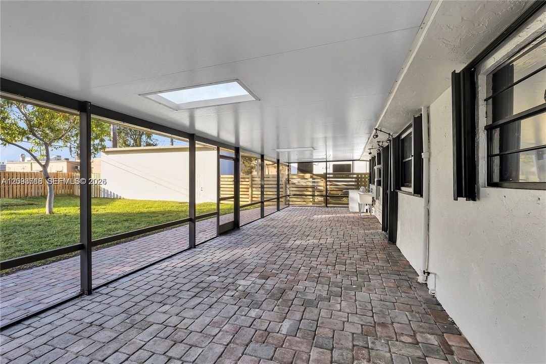 En Venta: $650,000 (0 camas, 0 baños, 1103 Pies cuadrados)