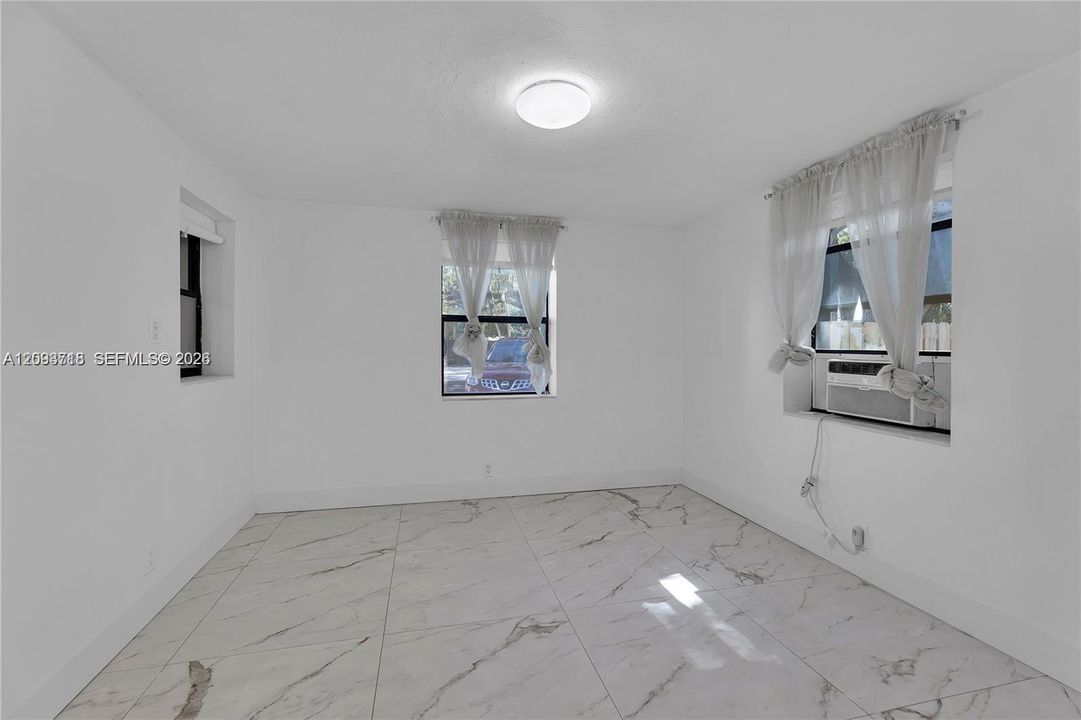 En Venta: $650,000 (0 camas, 0 baños, 1103 Pies cuadrados)