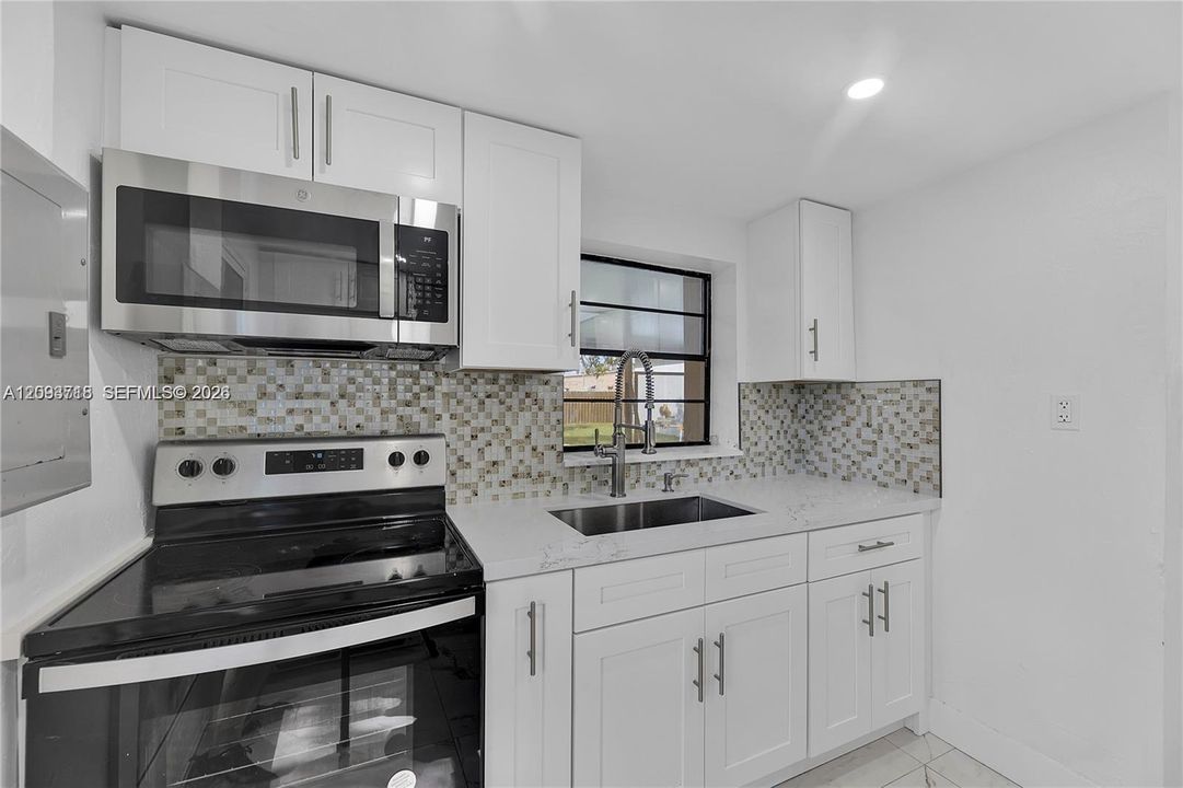 En Venta: $650,000 (0 camas, 0 baños, 1103 Pies cuadrados)