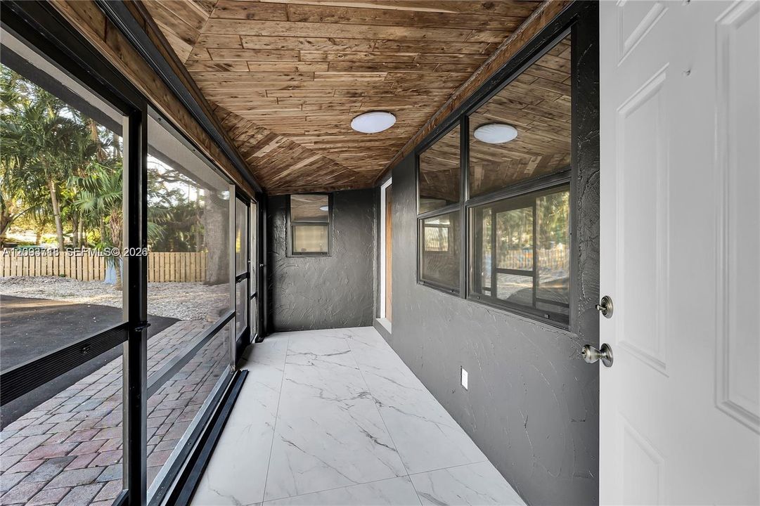 En Venta: $650,000 (0 camas, 0 baños, 1103 Pies cuadrados)